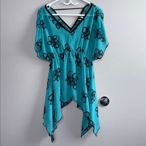 De Colores Blue Floral V-Neck Blouse